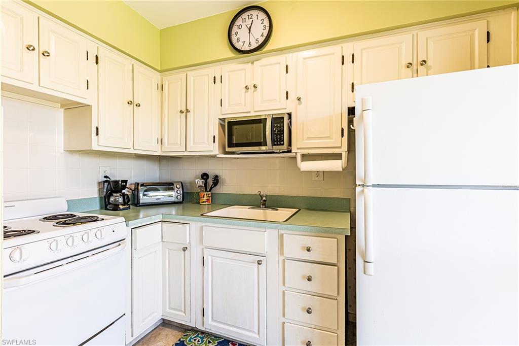 SEABREEZE APTS - Residential