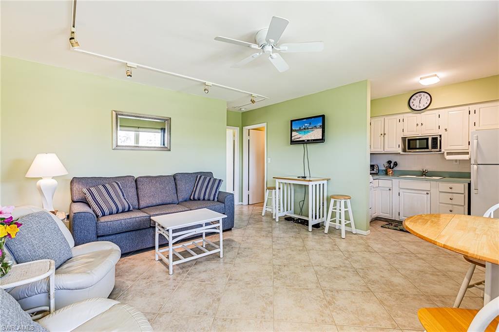 SEABREEZE APTS - Residential