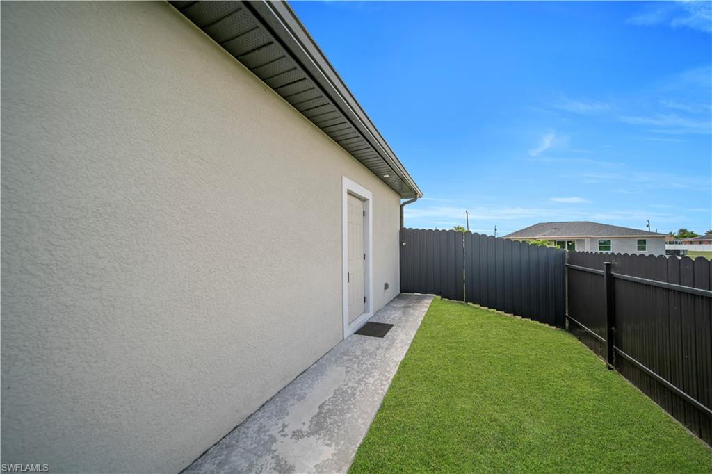 CAPE CORAL - Residential