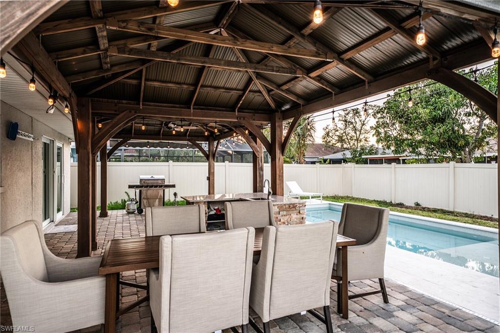 NAPLES PARK - Residential