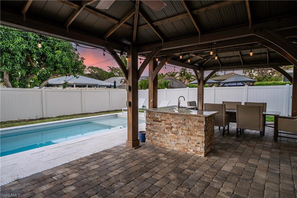 NAPLES PARK - Residential