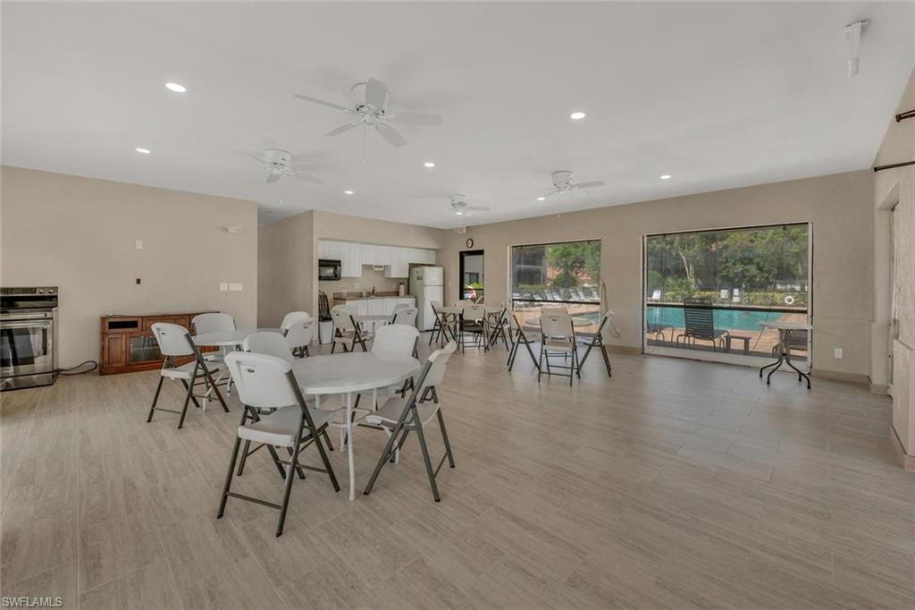 COACH HOMES - Residential