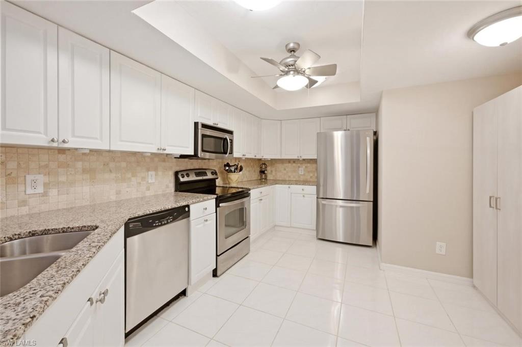REGENCY WOODS - Residential