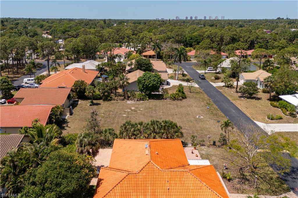 SPANISH GARDENS - Land