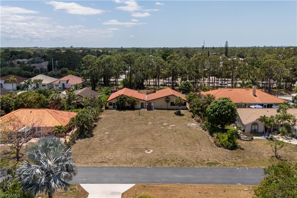 SPANISH GARDENS - Land