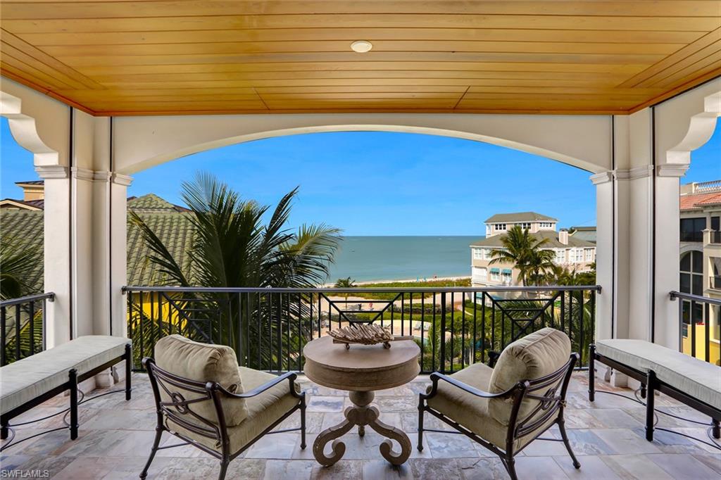 BAREFOOT BEACH - Residential