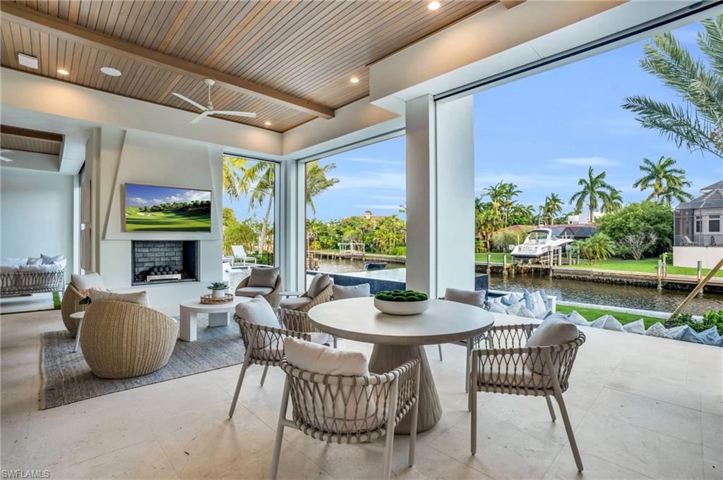 AQUALANE SHORES - Residential