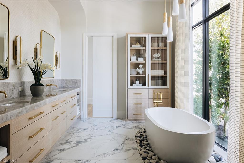 AQUALANE SHORES - Residential