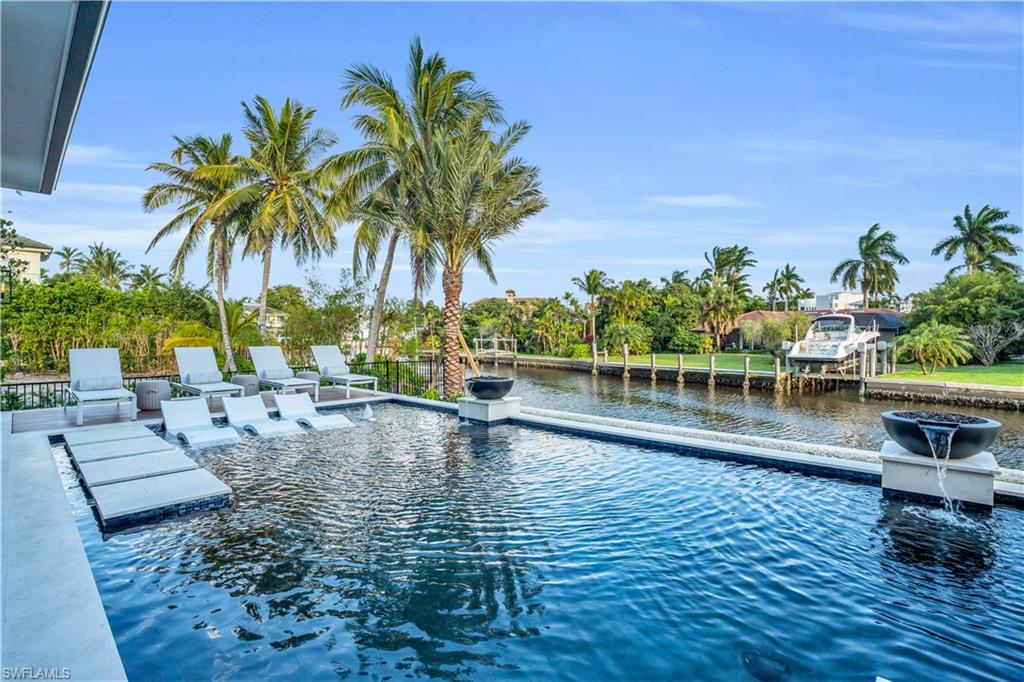 AQUALANE SHORES - Residential