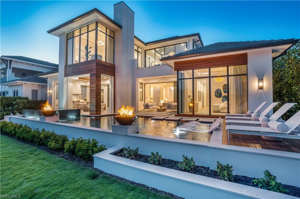 AQUALANE SHORES - Residential