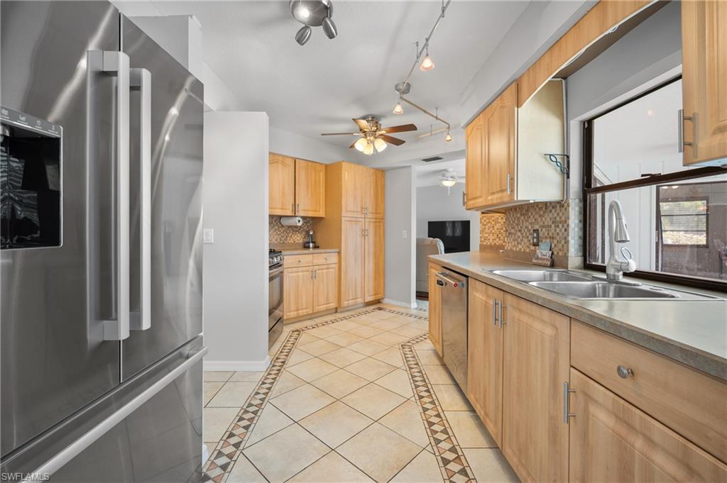 GULF COVE - Residential