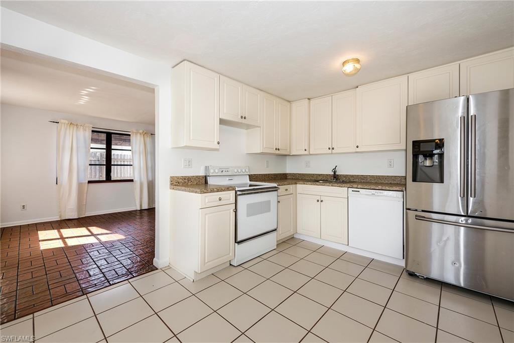 NAPLES PARK - Residential