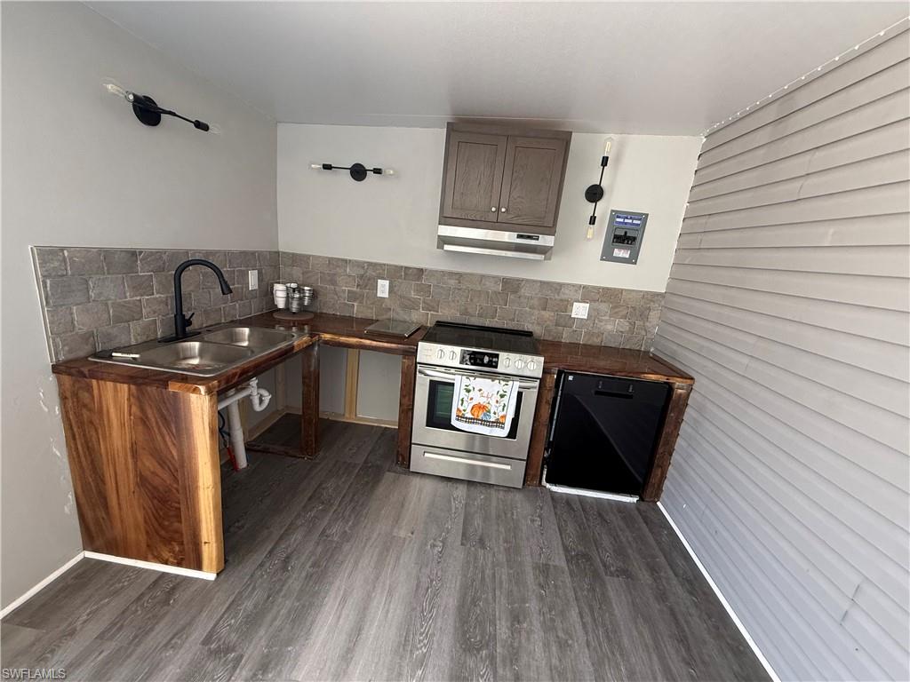 NORTH FORT MYERS - Residential