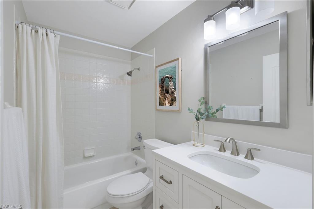 LONGSHORE LAKE - Residential
