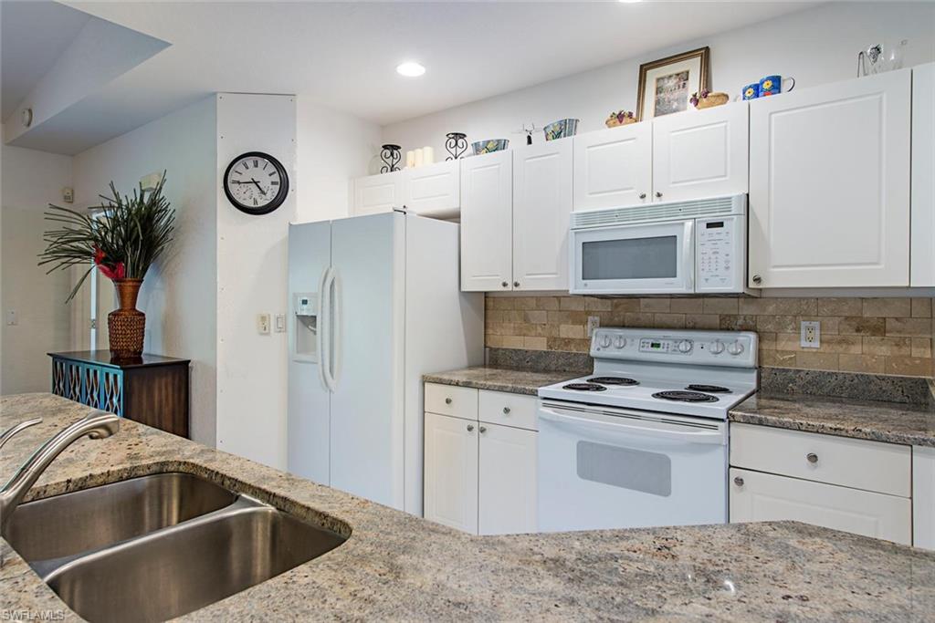 CARRIAGE HOMES AT WOODS EDGE - Residential