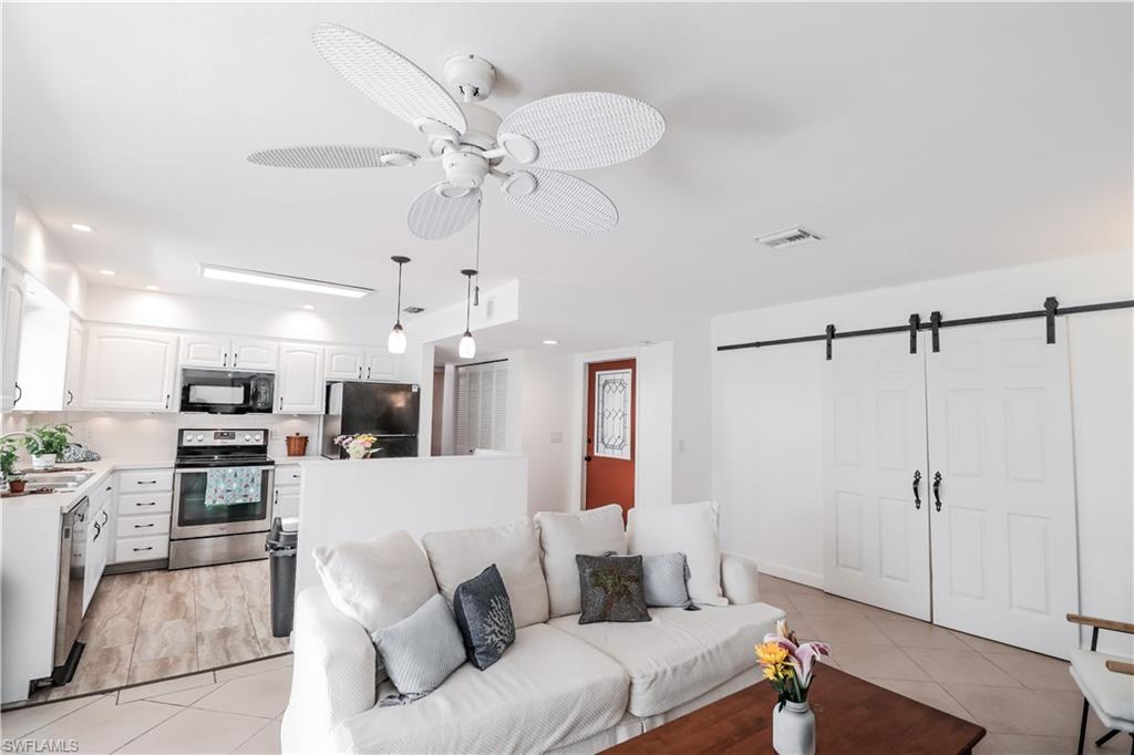 LAKEWOOD VILLAS - Residential