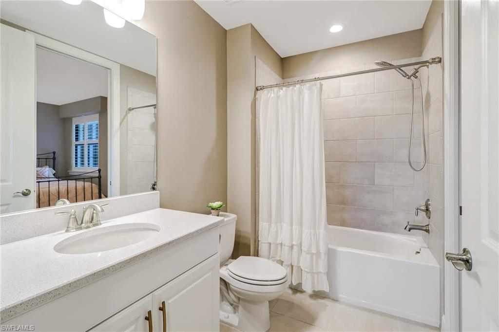 ESPLANADE - Residential Lease