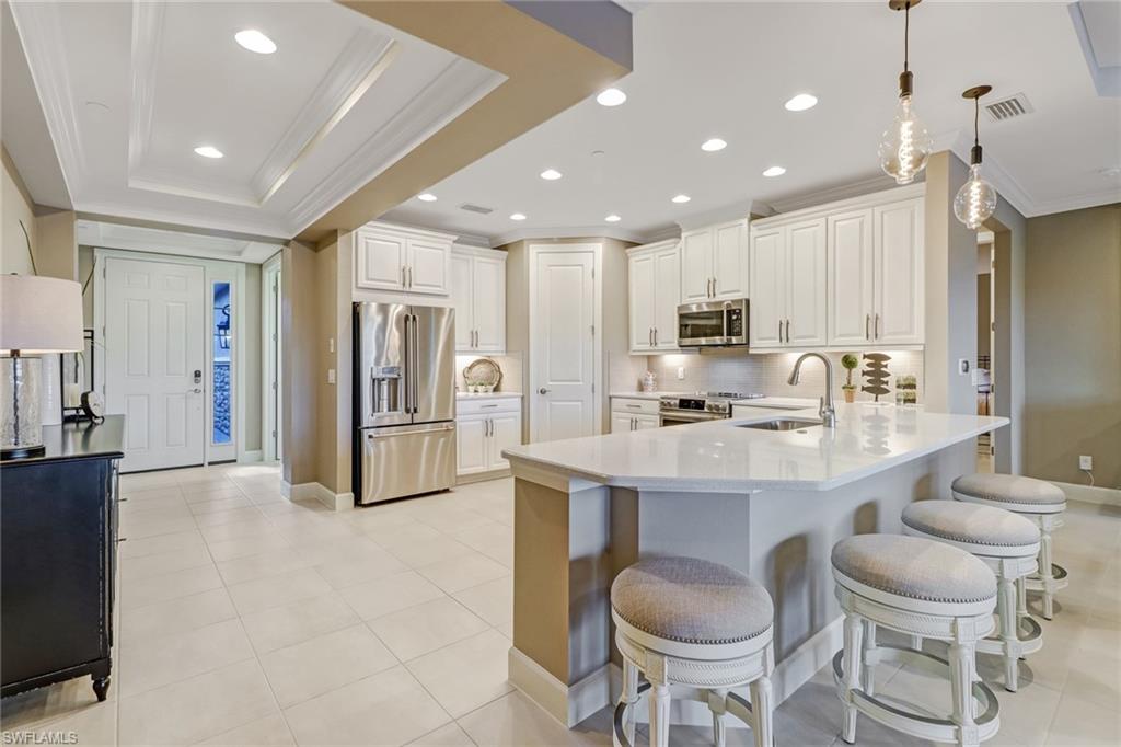 ESPLANADE - Residential Lease