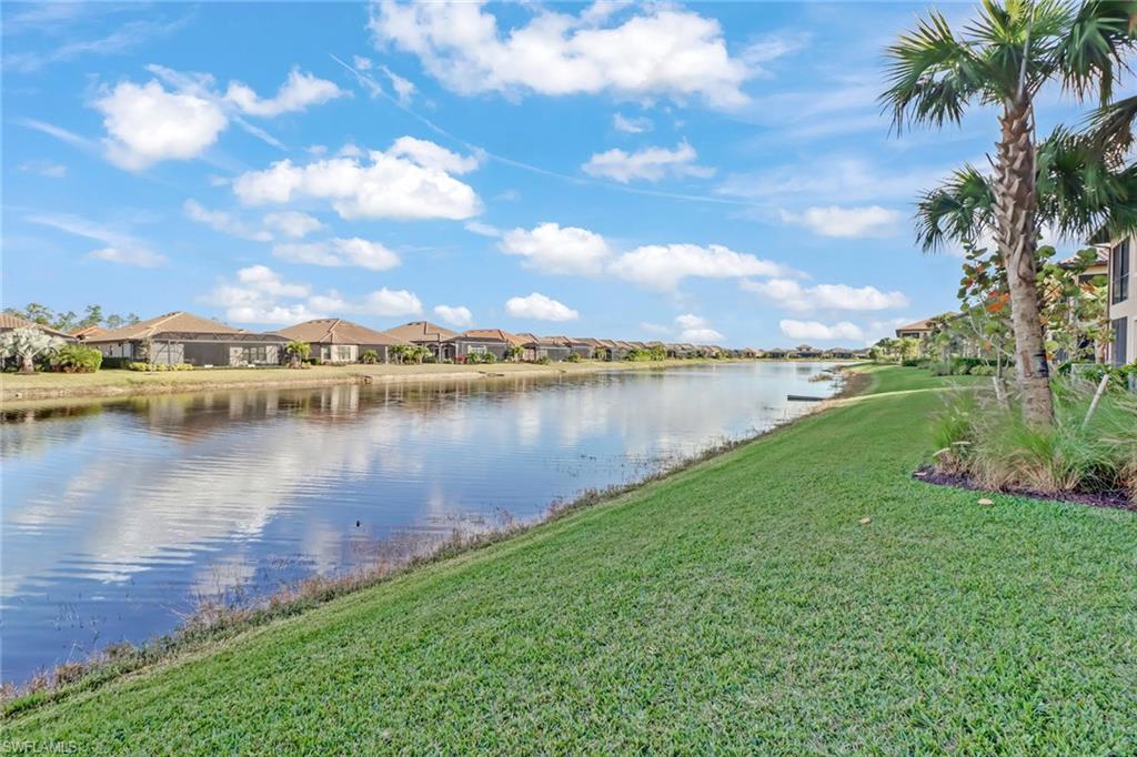 ESPLANADE - Residential Lease