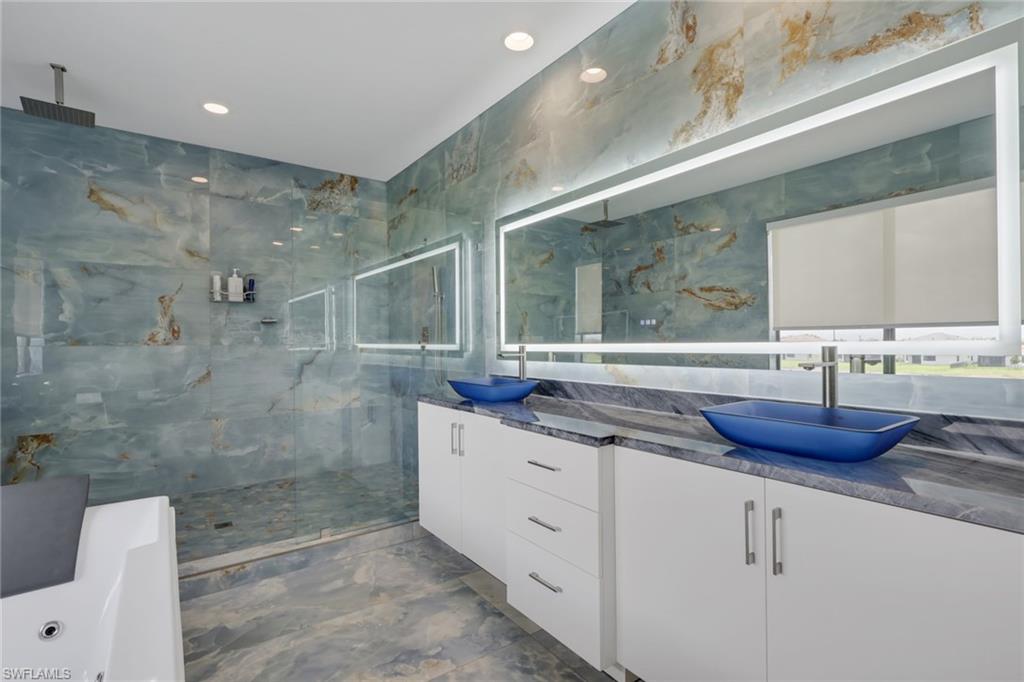 MAPLE RIDGE - Residential