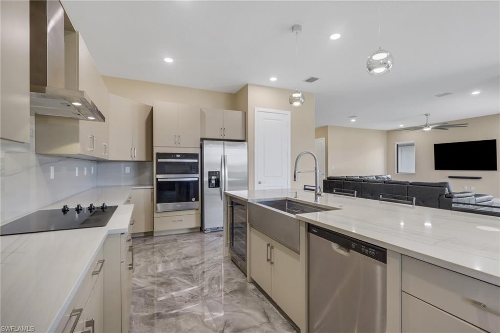 MAPLE RIDGE - Residential