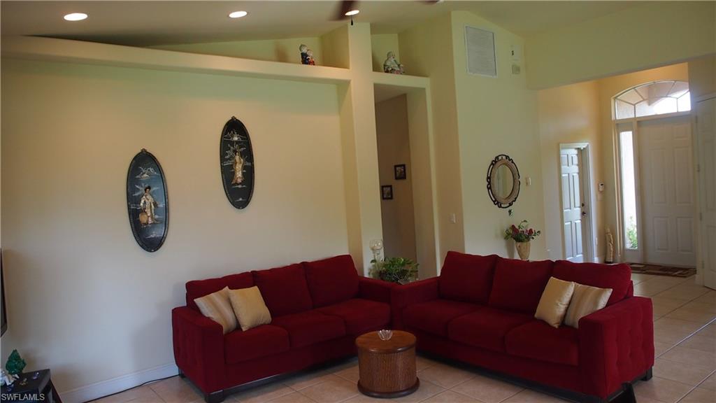 TWIN LAKE ESTATES - Residential