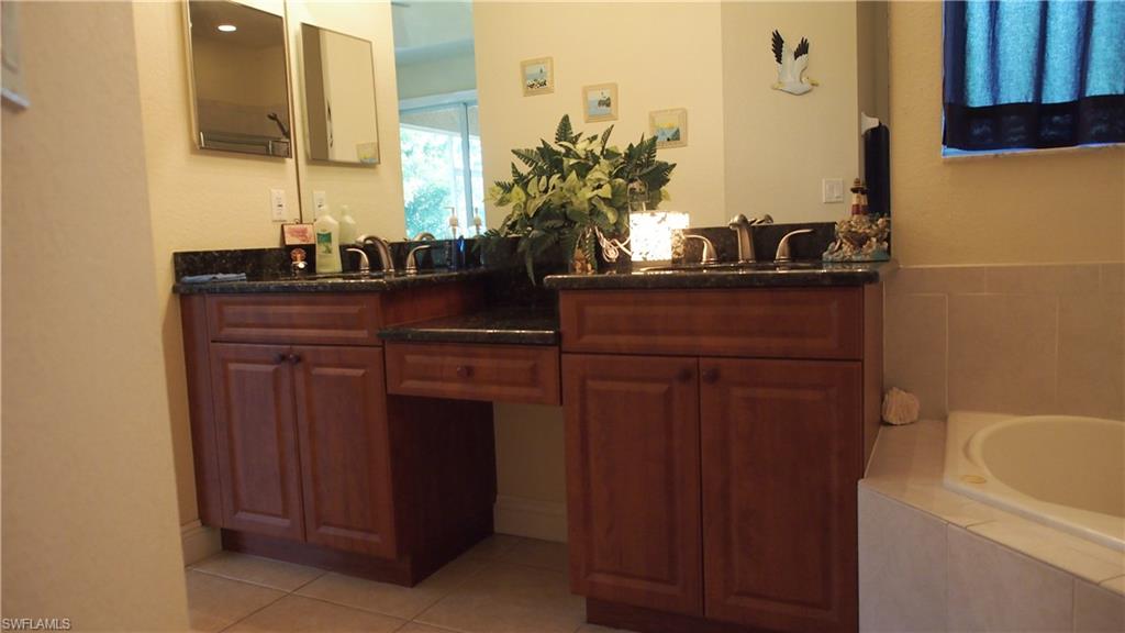 TWIN LAKE ESTATES - Residential
