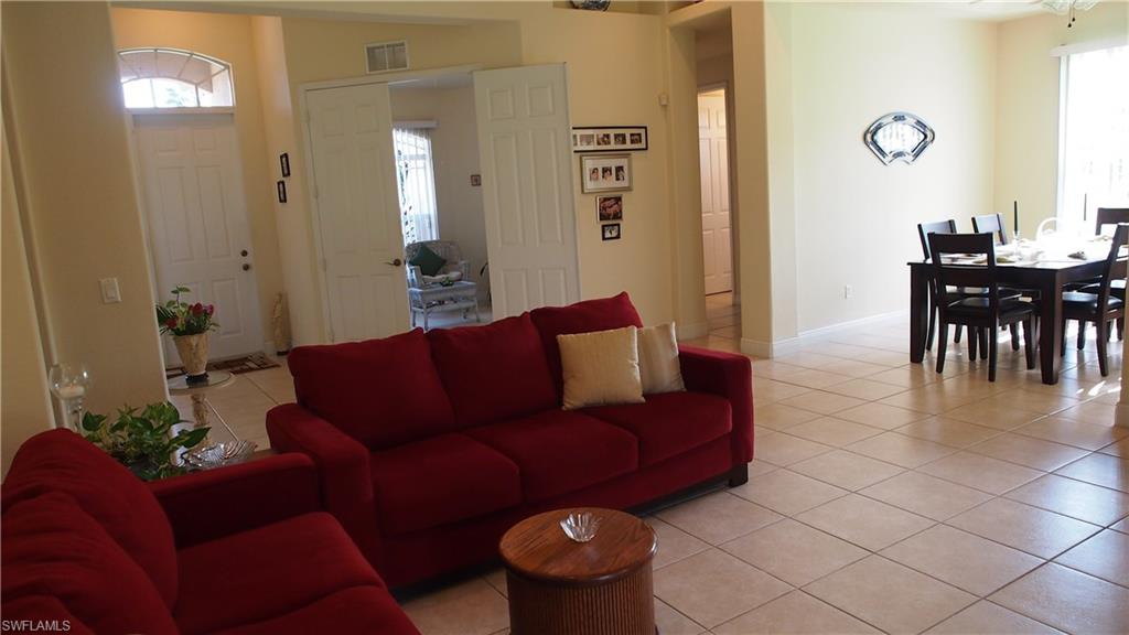 TWIN LAKE ESTATES - Residential