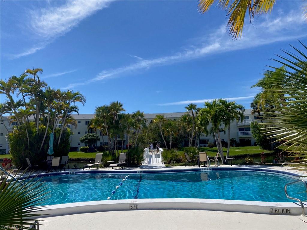 STRATFORD PLACE CONDO - Residential