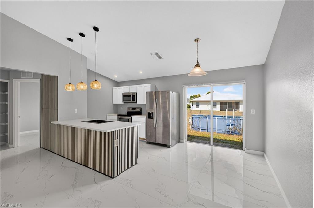 CAPE CORAL - Residential