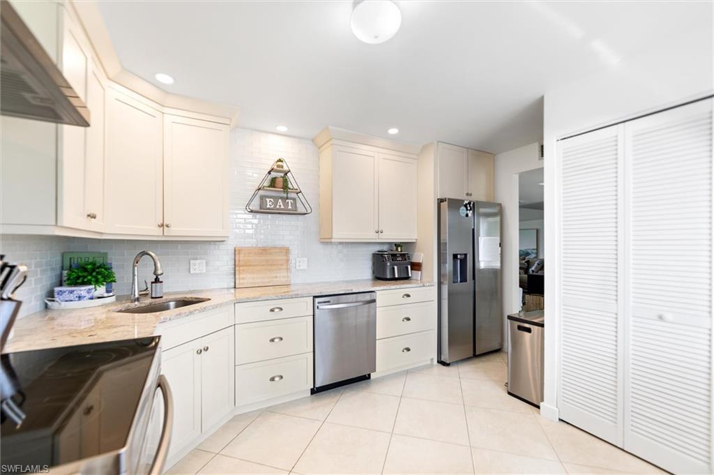 GLADES COUNTRY CLUB - Residential
