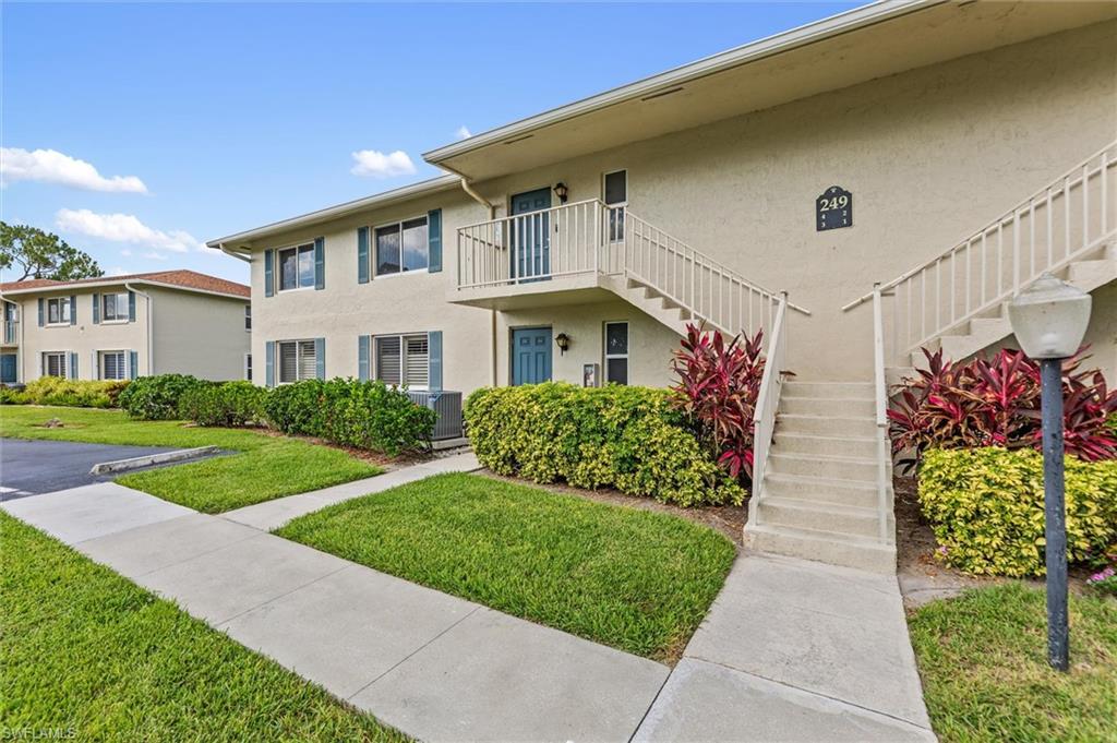 GLADES COUNTRY CLUB - Residential