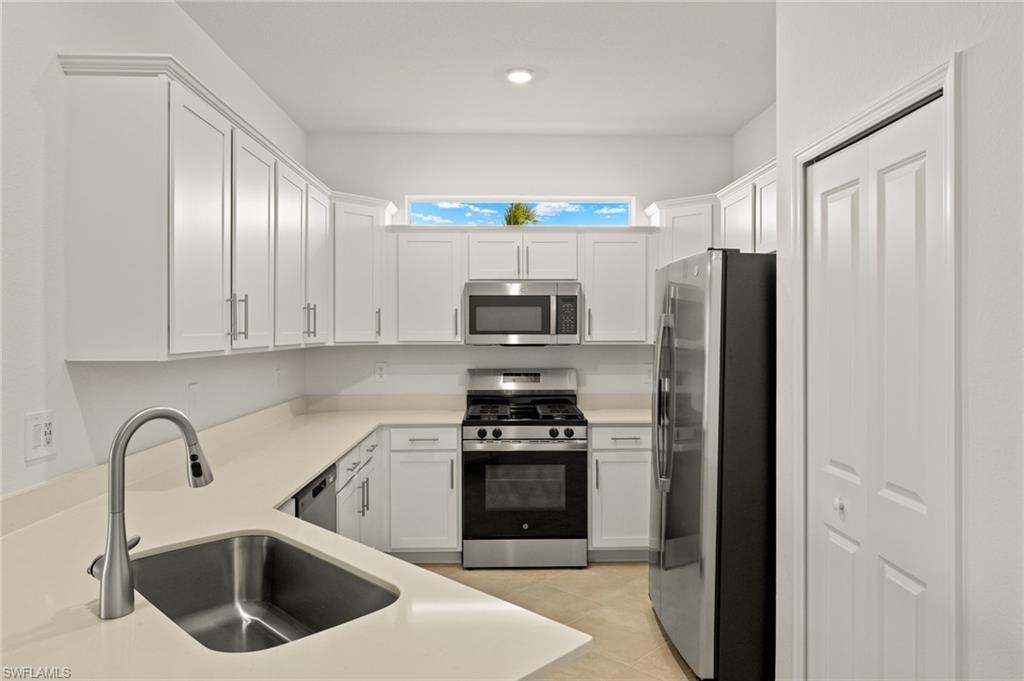 TUCKERS COVE - Residential Lease