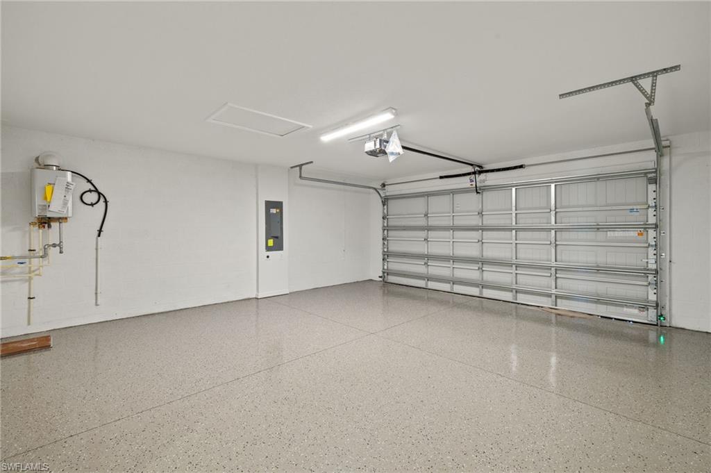 TUCKERS COVE - Residential Lease