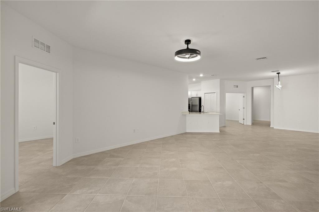 TUCKERS COVE - Residential Lease