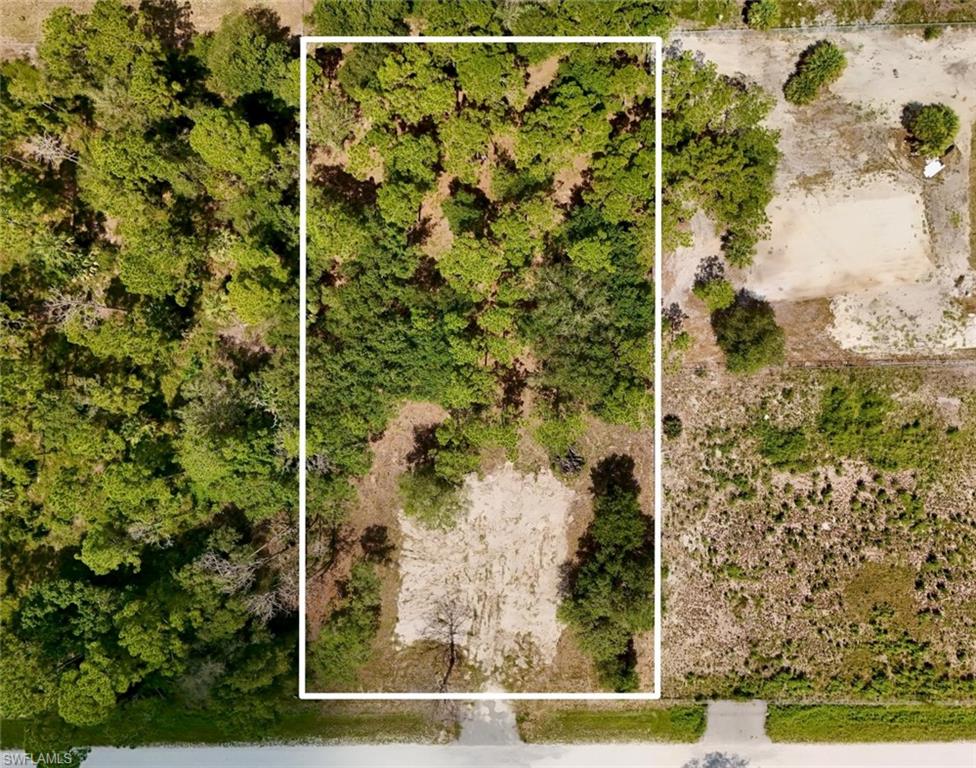 Build your dream home on this spacious 1.09 acre lot located in Montura Ranch Estates. Enjoy plenty of space for a custom or manufactured home with room for additional outdoor amenities. Conveniently located near Clewiston and LaBelle with easy access to parks, fishing, and recreation. PID: 1 32 44 22 010 0018 003.0. Utilities are a private well and septic (buyer to install). Buyer to verify all zoning, building requirements, and utility availability.