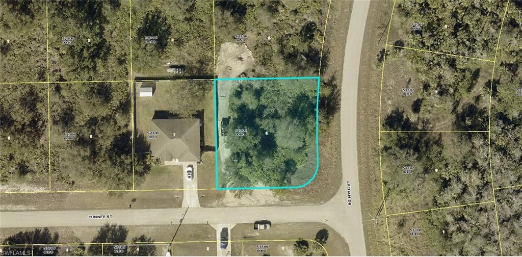 A VACANT LOT IN LEHIGH ACRES IN LEE COUNTY!!!
