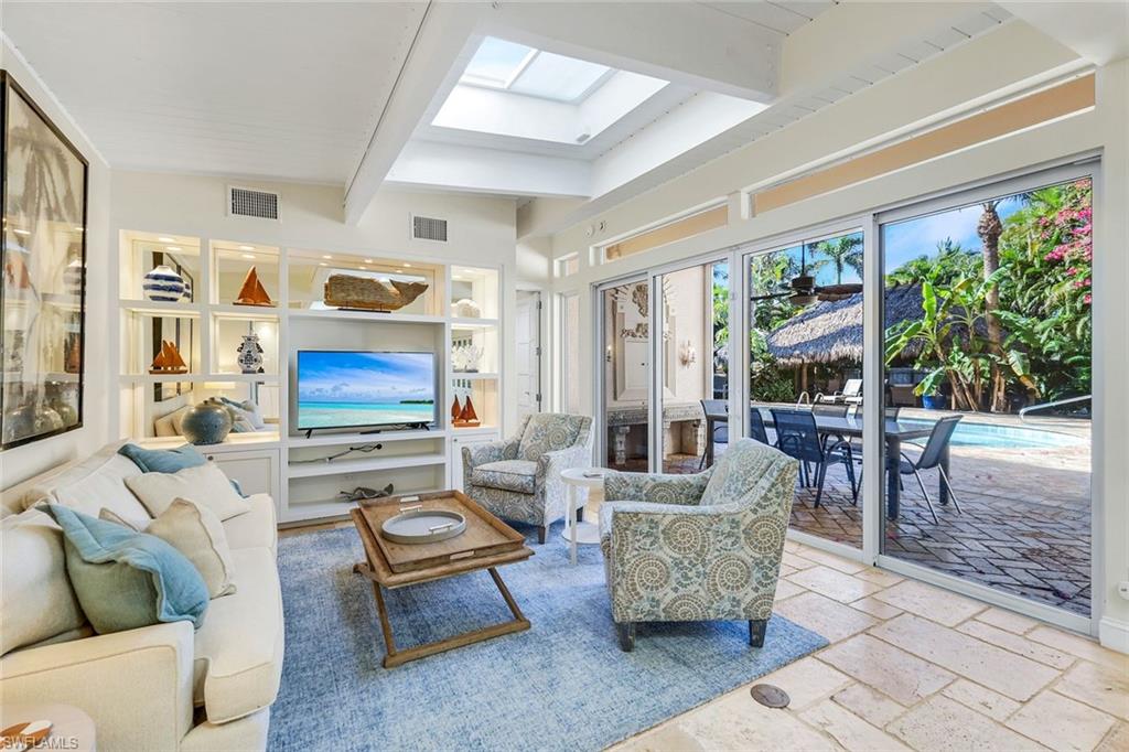OLDE NAPLES - Residential Lease