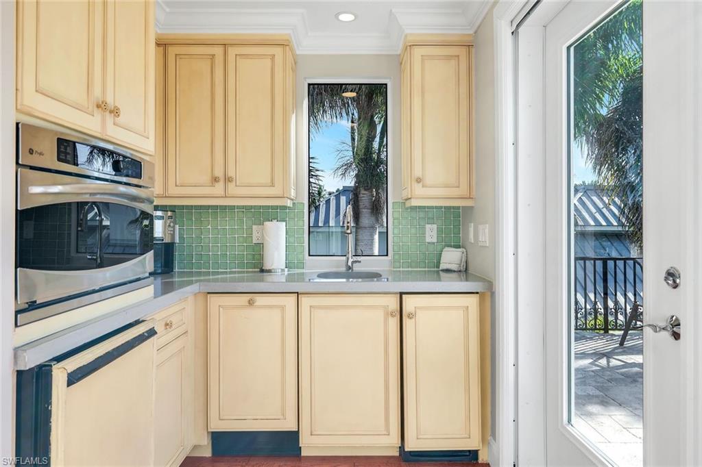 OLDE NAPLES - Residential Lease
