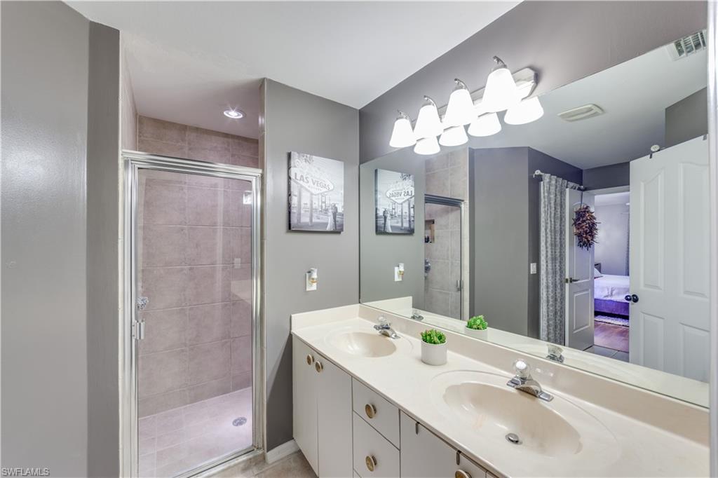 LAUREL OAKS - Residential