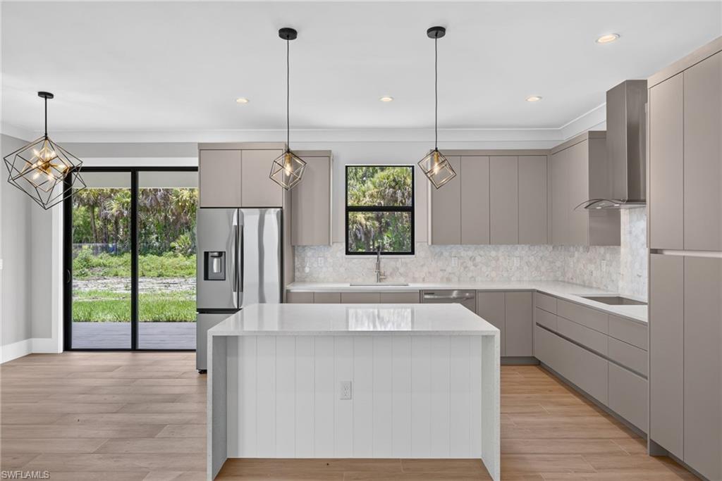 GOLDEN GATE ESTATES - Residential