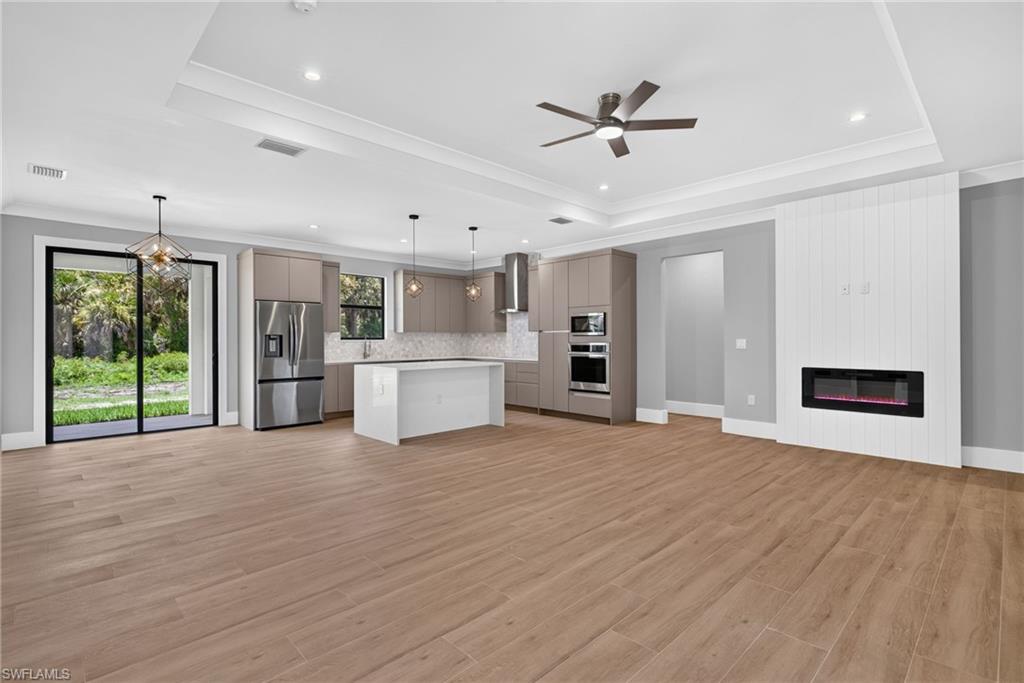 GOLDEN GATE ESTATES - Residential