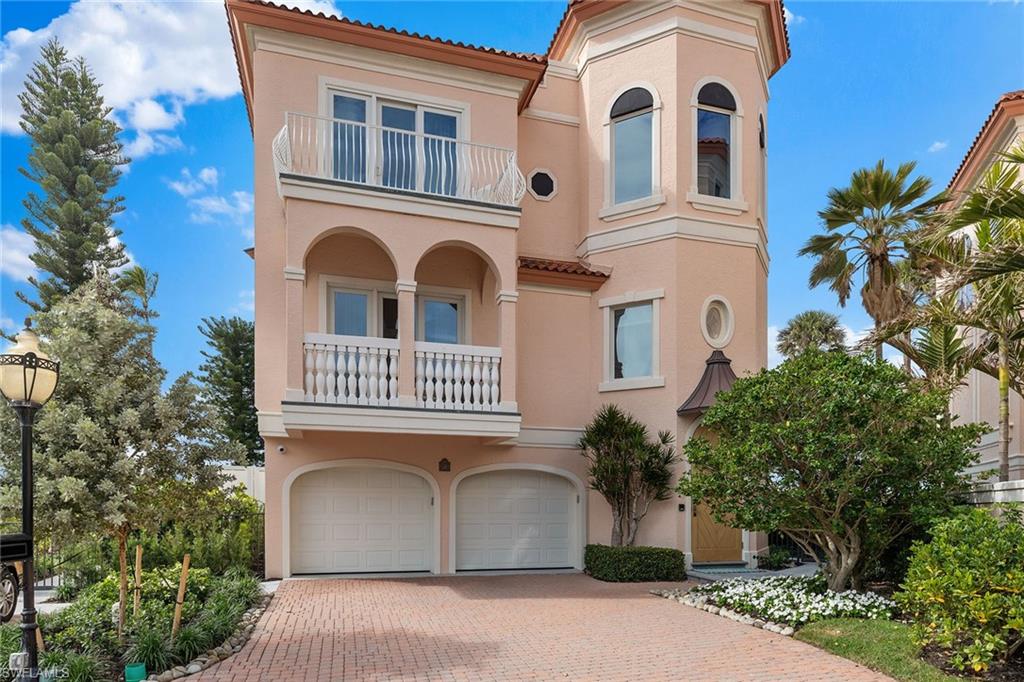 PARK SHORE - Residential