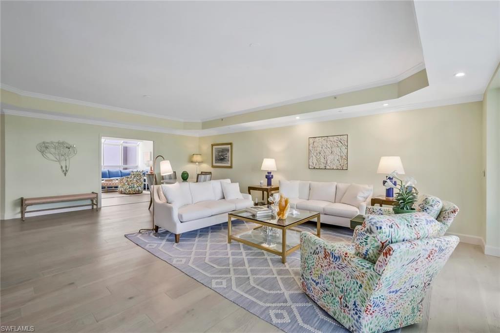 CRESCENT - Residential