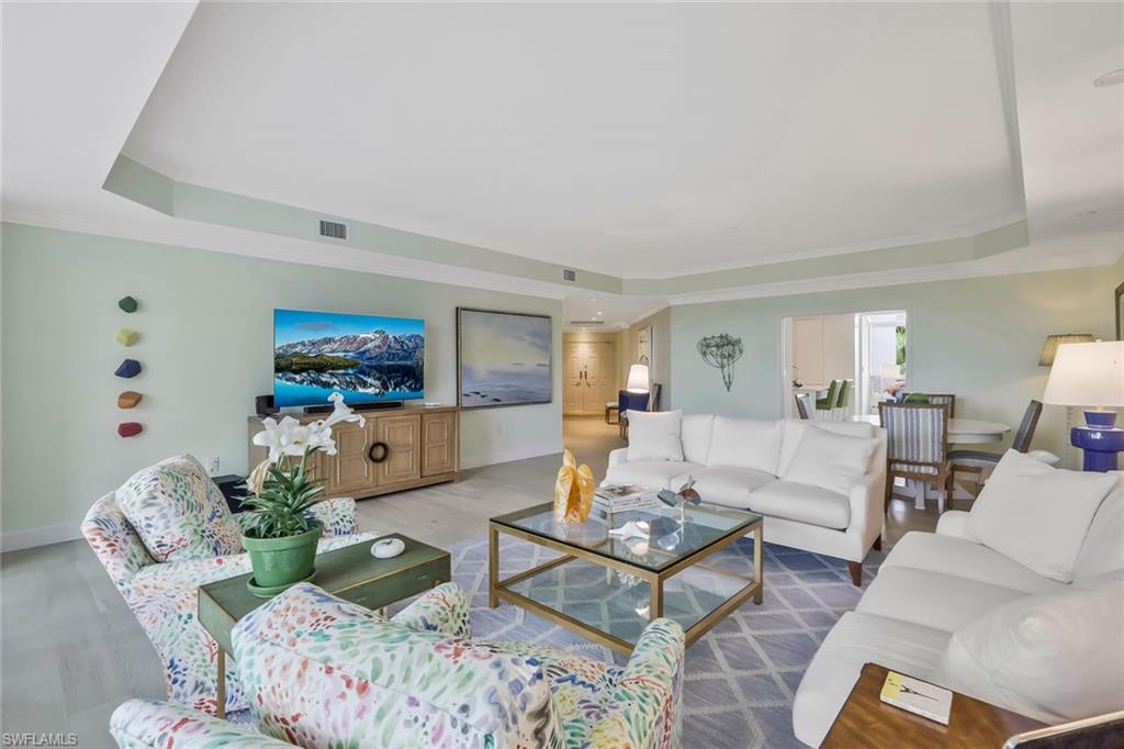 CRESCENT - Residential