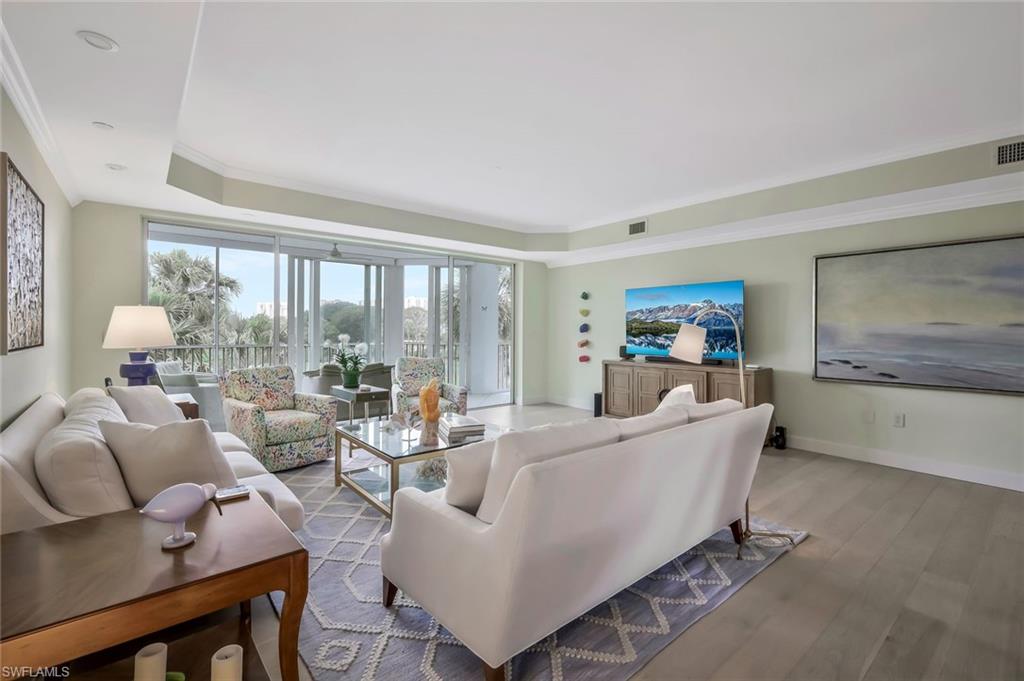 CRESCENT - Residential