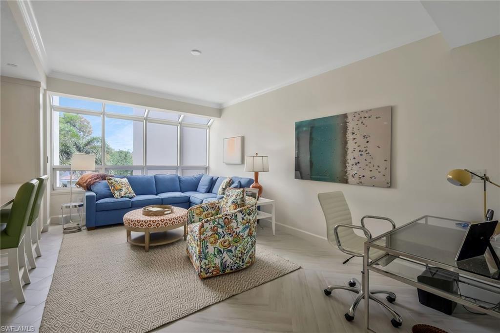 CRESCENT - Residential