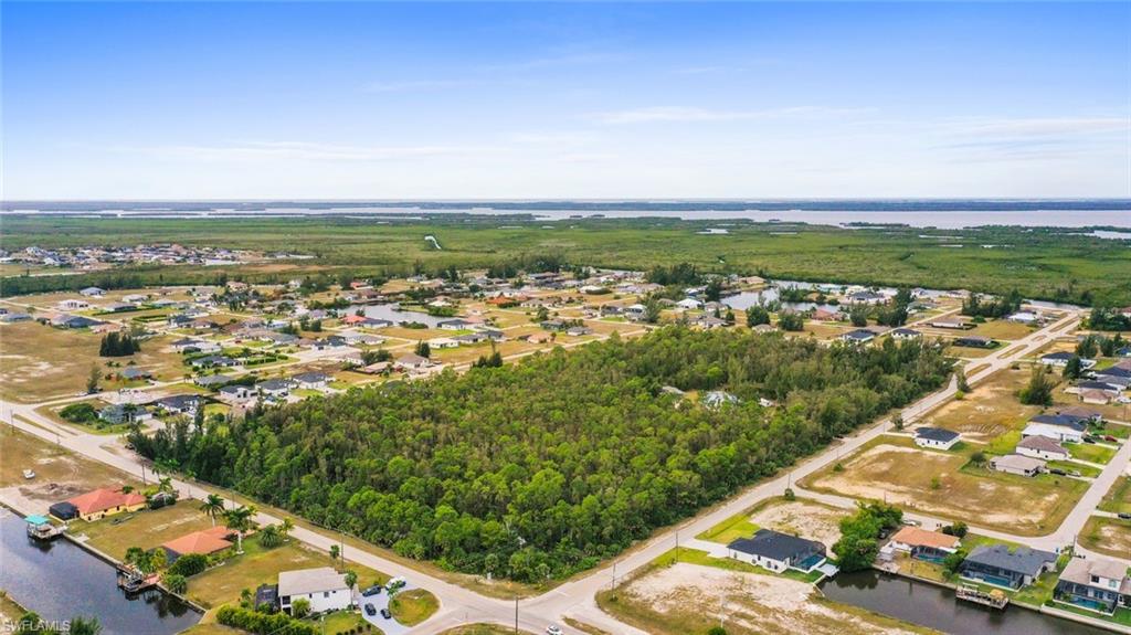 CAPE CORAL - Land