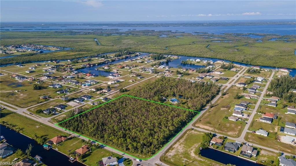 CAPE CORAL - Land
