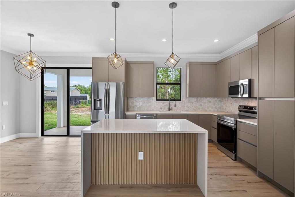GOLDEN GATE ESTATES - Residential